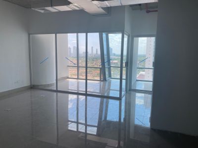 Oficina Comercial de 95 m² en Alquiler en Costa del Este — imagen 4 de 5