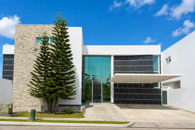 ALQUILER CASA MODERNA COSTA SUR (CP)