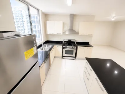 VENTA APARTAMENTO EN AVENIDA BALBOA (CP) — imagen 2 de 9