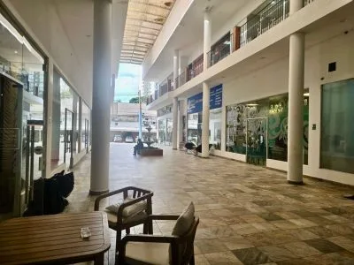 VENTA PLAZA COMERCIAL OPERANDO (EC) — imagen 7 de 10
