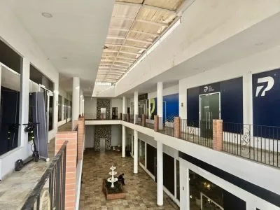 VENTA PLAZA COMERCIAL OPERANDO (EC) — imagen 5 de 10