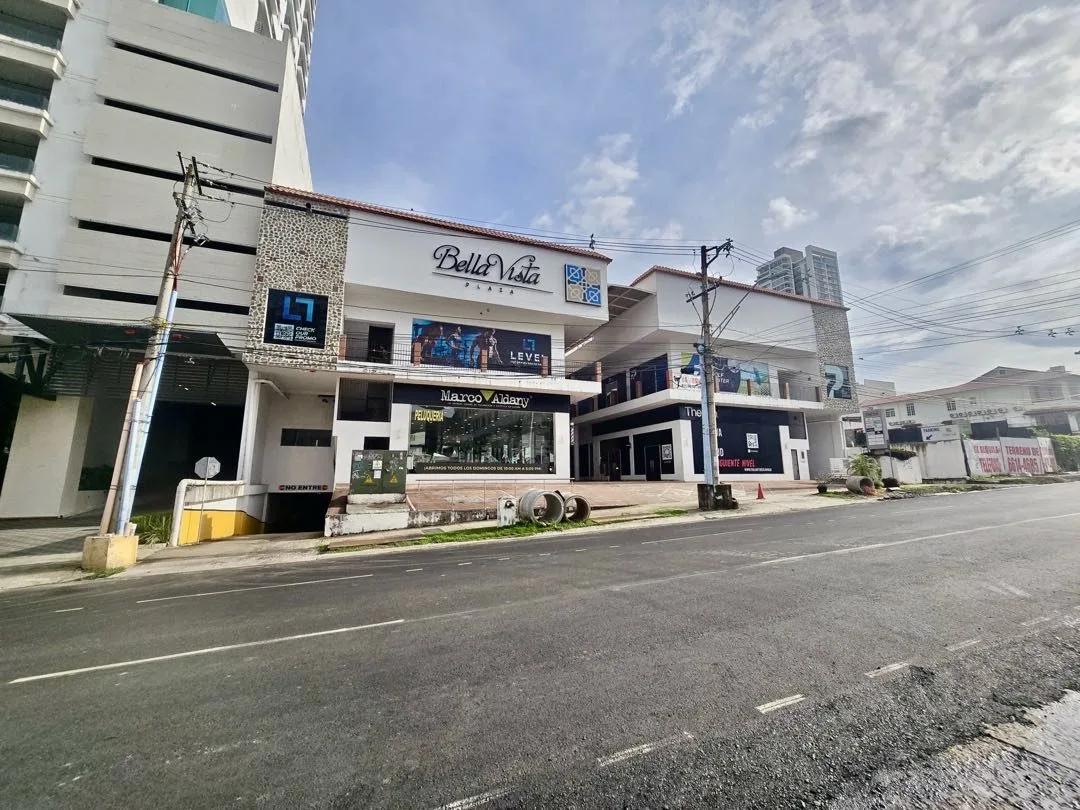 VENTA PLAZA COMERCIAL OPERANDO (EC) — imagen 1 de 10