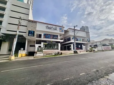 VENTA PLAZA COMERCIAL OPERANDO (EC)
