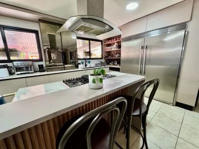 VENTA CASA BRISAS DEL GOLF CON PISCINA (EC)