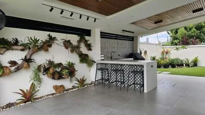 VENTA CASA MODERNA EN COSTA SUR (CP)