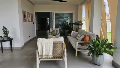 VENTA CASA MODERNA REMODELADA EN COSTA SUR (CP) — imagen 4 de 10