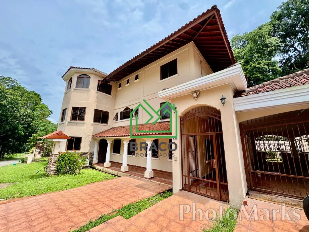 VENTA CASA ALBROOK CON PISCINA PRIVADA  (EC) — imagen 1 de 10