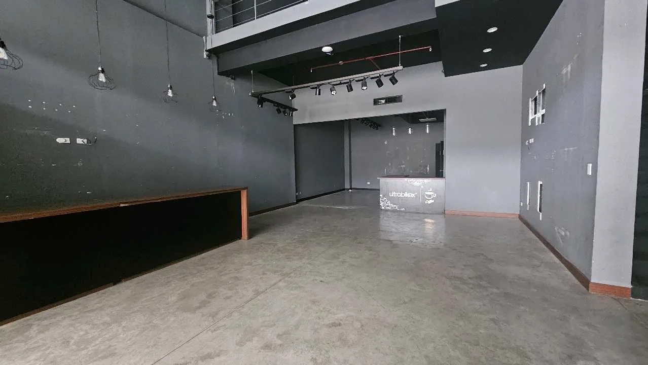 ALQUILER LOCAL COMERCIAL CON MEZZANINE SAN FRANCISCO (MR) — imagen 1 de 4