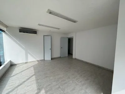 ALQUILER OFICINA EN BELLA VISTA (DV) — imagen 10 de 10