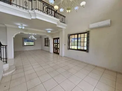 VENTA CASA CON PISCINA EN CAMINO DE CRUCES (MR) — imagen 6 de 10