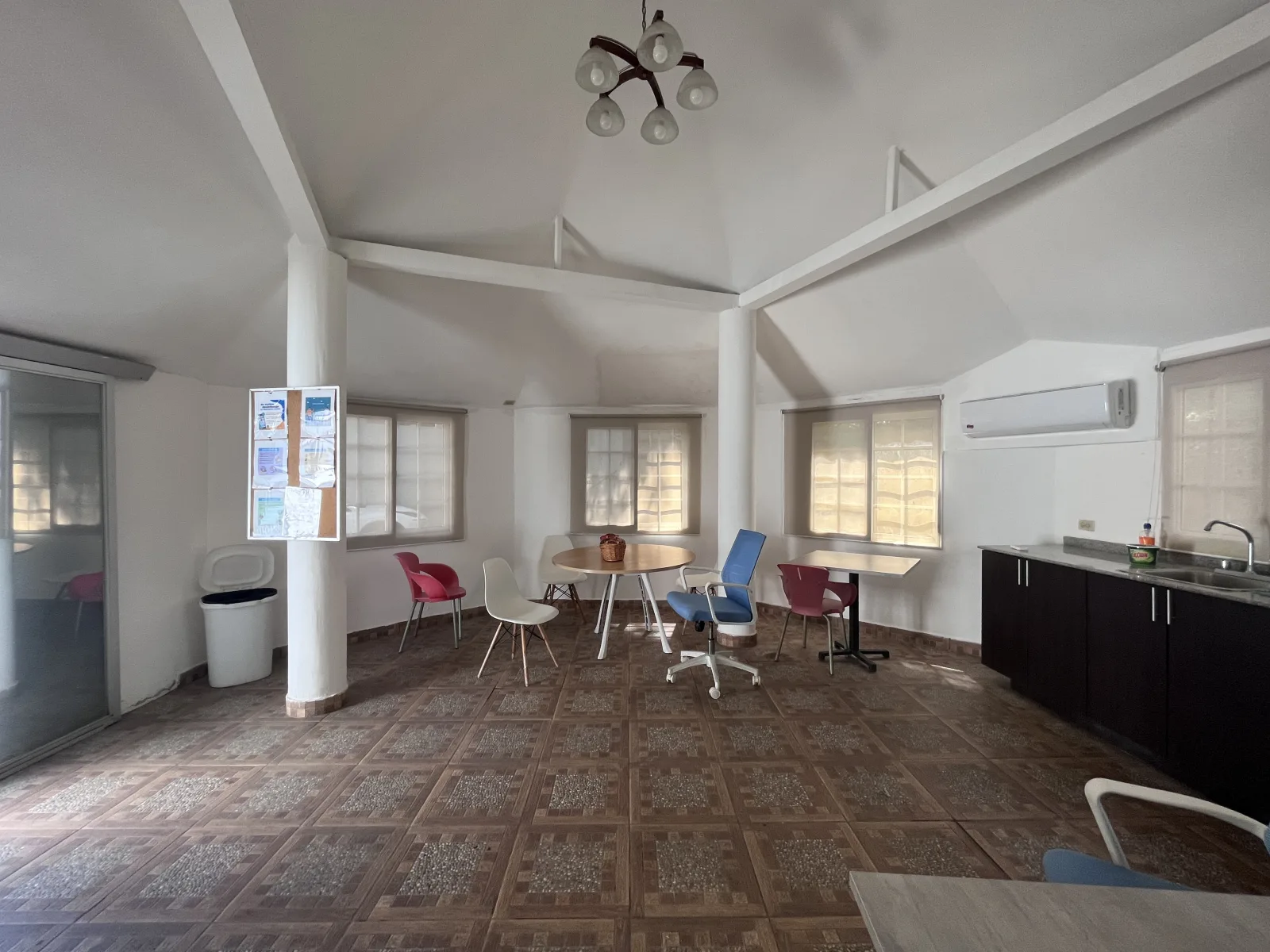 EN VENTA EDIFICIO DE OFICINAS CON GAZEBO EN LA BOCA, ANCON (CP)