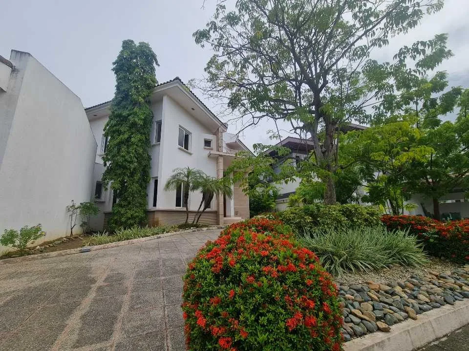 VENTA CASA BALMORAL - COSTA DEL ESTE (MR) — imagen 1 de 10