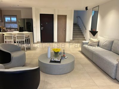 Espectacular casa full remodelada en Costa Linda — imagen 3 de 10