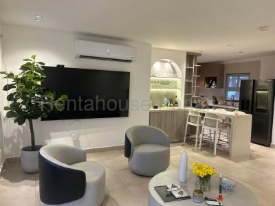 Espectacular casa full remodelada en Costa Linda — imagen 4 de 10