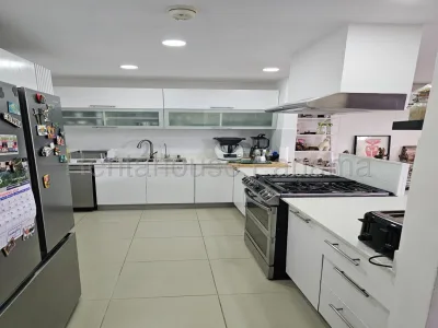 Hermosa casa en Costa Sur totalmente remodelada por profesionales — imagen 6 de 10