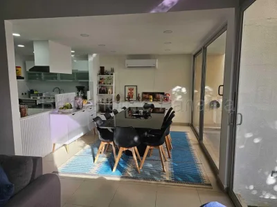 Hermosa casa en Costa Sur totalmente remodelada por profesionales — imagen 8 de 10