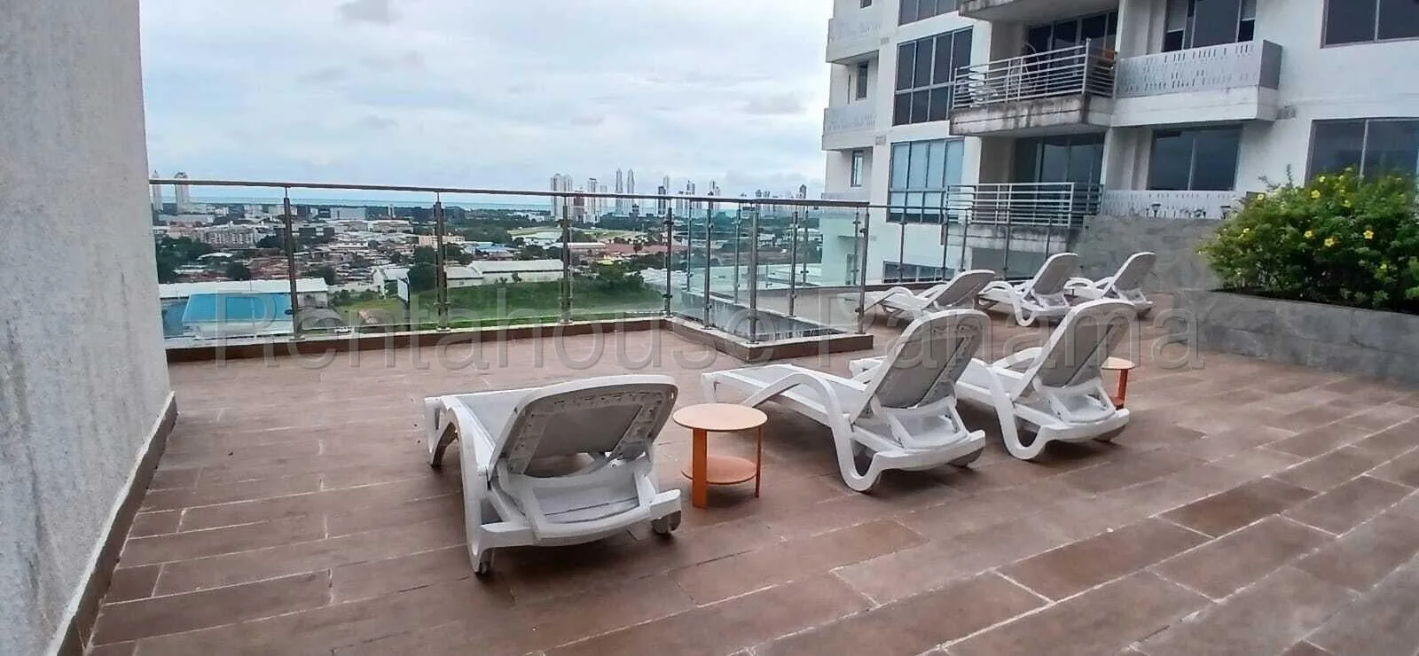 Excelente apartamento con vista panorámica al mar — imagen 1 de 9