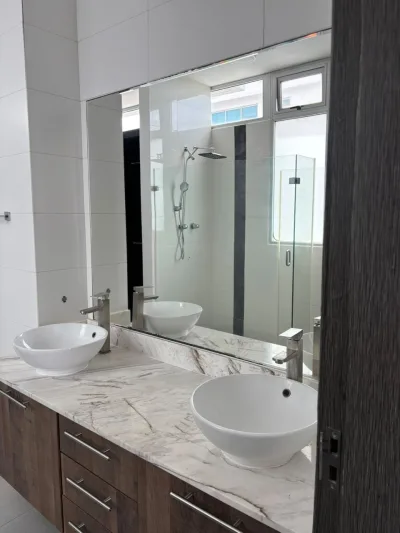 ALQUILER APARTAMENTO AMOBLADO PH ELEMENT AVENIDA BALBOA | 2 RECÁMARAS | VISTA AL MAR — imagen 5 de 10