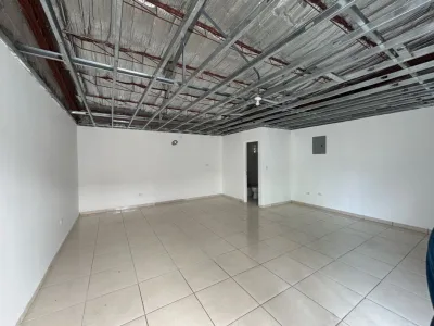 ALQUILER LOCAL COMERCIAL EL CARMEN [DV] — imagen 4 de 5