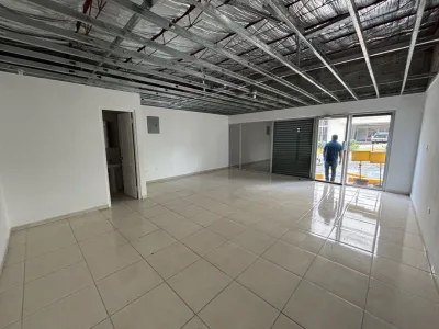 ALQUILER LOCAL COMERCIAL EL CARMEN [DV] — imagen 2 de 5