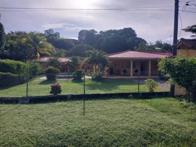 Casa Amoblada con Piscina Privada en El Celaje, Chame, Panamá — imagen 1 de 10
