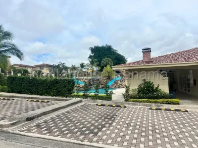 Venta de Casa en Condado del Rey Ph Dorado Springs KF — imagen 9 de 10
