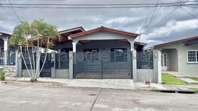 Vendo Casa de 319 m² en Terrazas de Brisas, Brisas del Golf 26 - 8438gg
