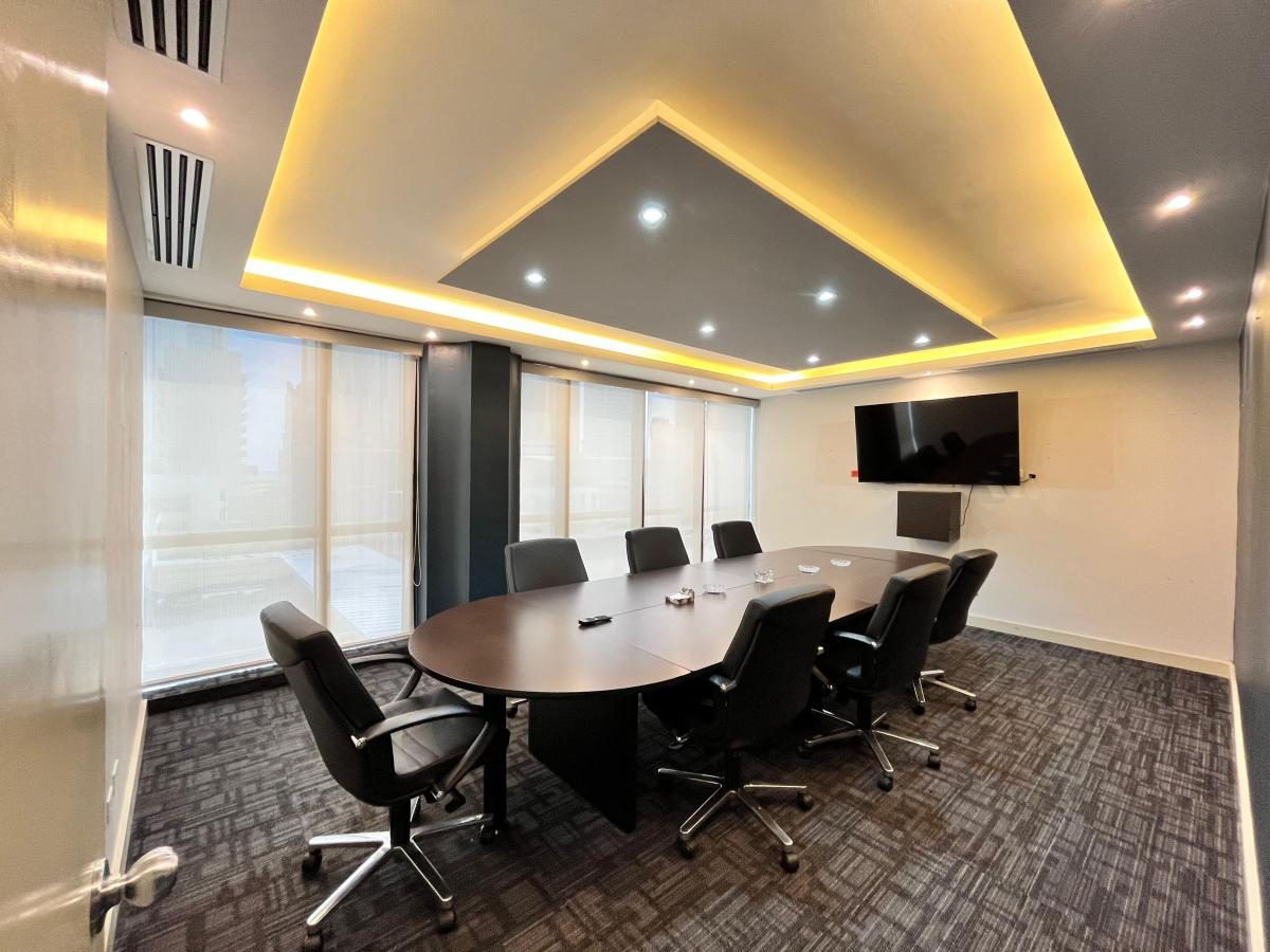 Alquiler Oficina Amoblado 938 m² en Calle 50 — imagen 1 de 5